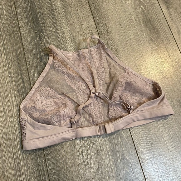 VICTORIAS SECRET • Lace Bralette - Picture 4 of 8